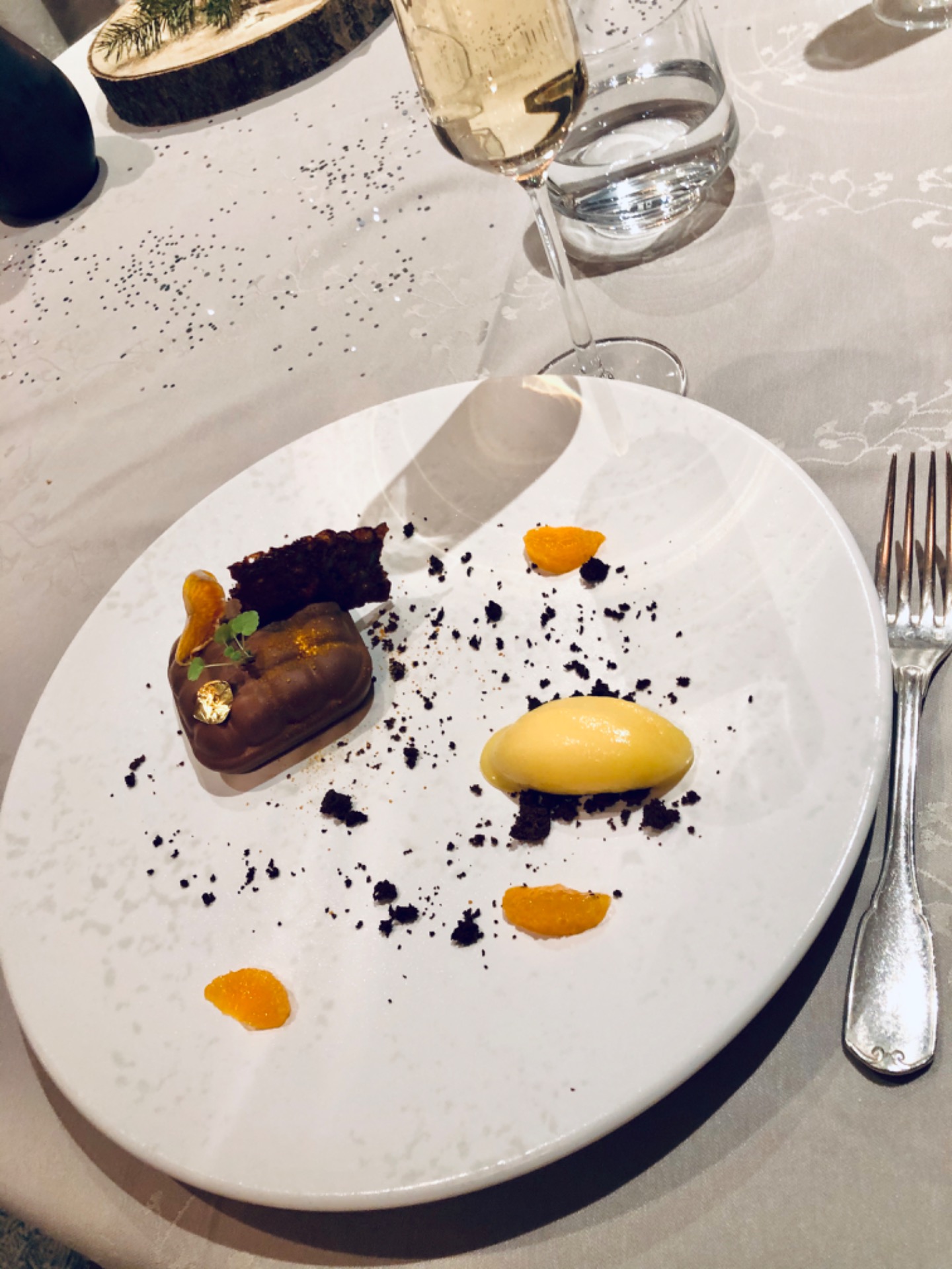 Coussin chocolat caraibes Valrhona mandarine et sorbet mandarine (Dessert)